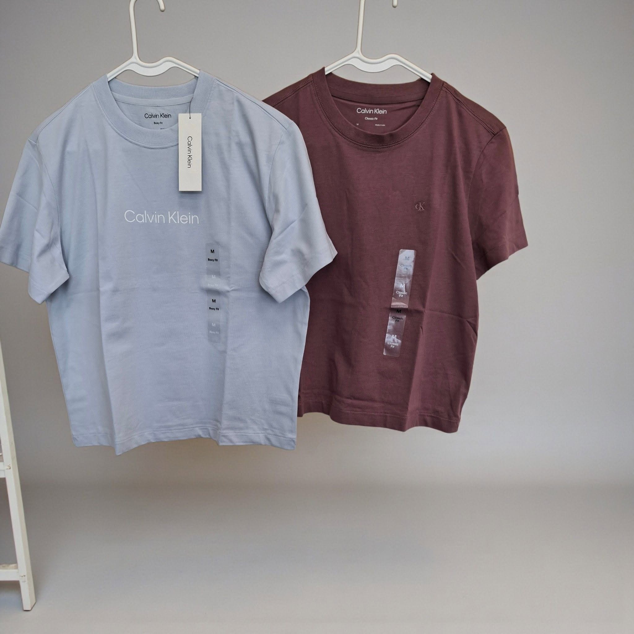 Calvin Klein Tshirt - Maroon M